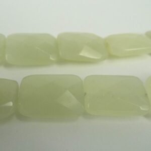 Facet rektangler i 'ny jade' 9x13mm. streng