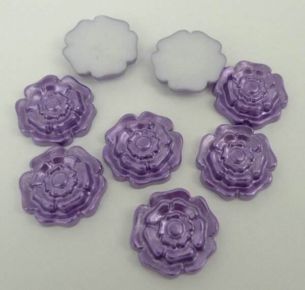 Metallic lilla resin blomster