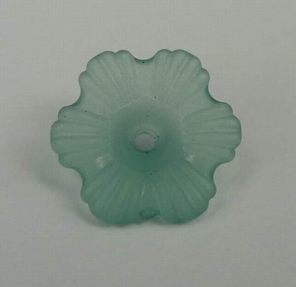 Fine 11mm blågrønne blomster i acryl(25stk)