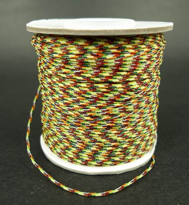 Nylon snøre multicolor, ca. 1 mm. (pris pr. rulle)