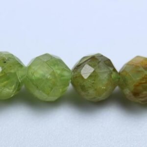 Facetteret peridot 4mm