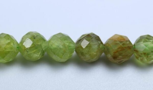 Facetteret peridot 4mm