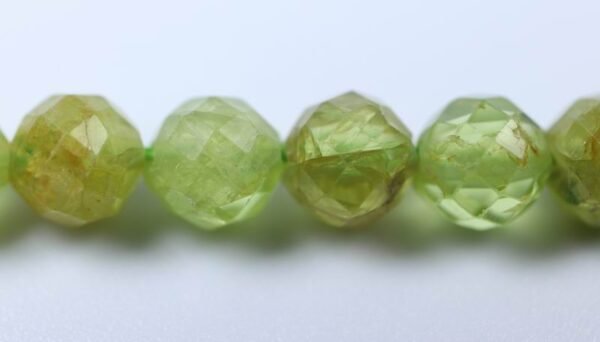 Facetteret peridot 4mm