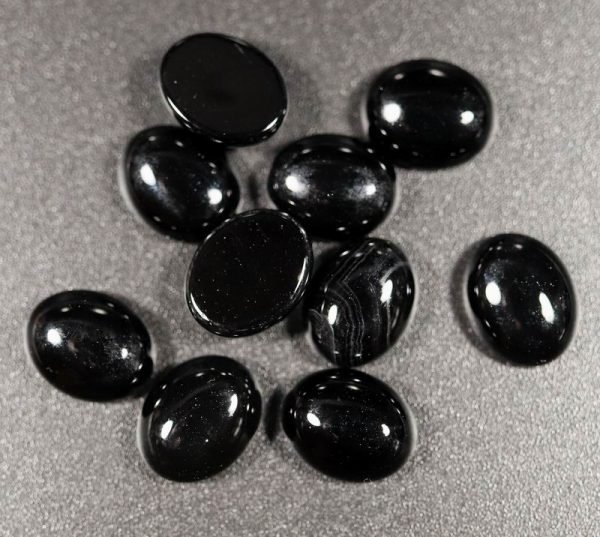 8x10 mm Ovale cabochoner i sort agat 10 stk.