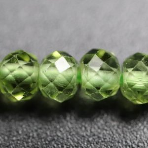 Bittesmå, facetterede rondeller i Peridot 2x3mm PERI 008 3