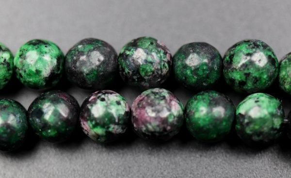 Ruby in Zoisite, facetterede 6 mm - Image 2