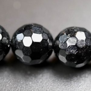 Facetteret, sort Turmalin 8 mm