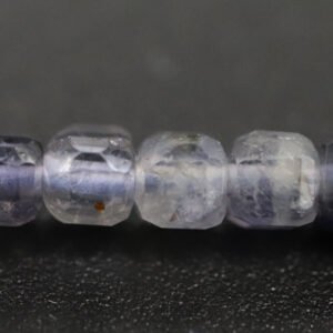 Facetterede kuber i Iolit 2 mm