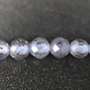 Facetterede kuber i Iolit 2 mm