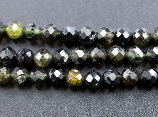 Facetterede, grønne turmaliner 4 mm