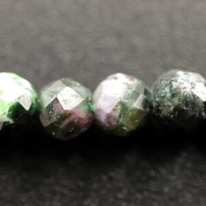 Facetteret Ruby in Zoisite 3 mm