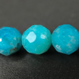 ½ streng Facetterede perler i Apatit 6mm