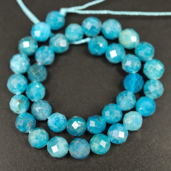 ½ streng Facetterede perler i Apatit 6mm