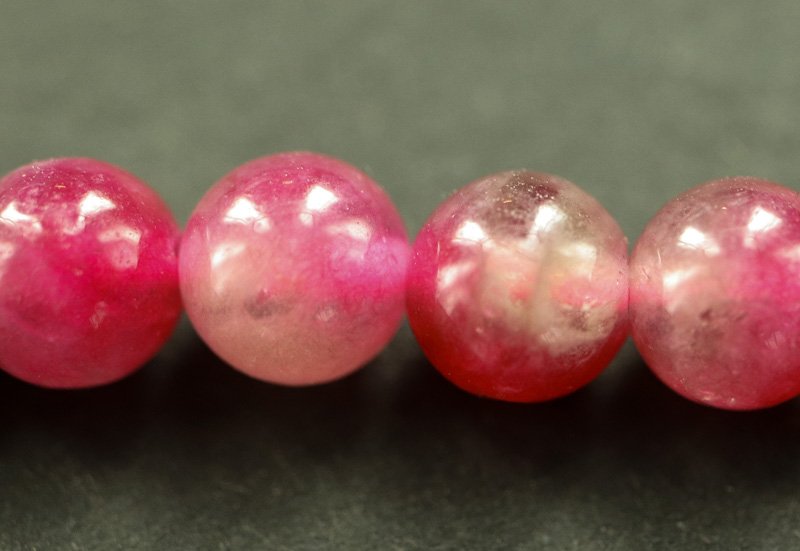 Berry Red Jade 6 mm Berry Red Jade 6 mm