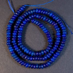 Mørkeblå rondeller i 'jade' 2,5x5mm