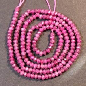 Rubin, facetterede rondeller 2x3mm