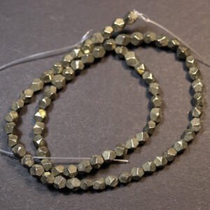 Starcut Pyrit ca. 5x6 mm
