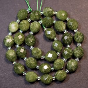Ovale perler i malaysia jade, Olive Green 9x8 mm