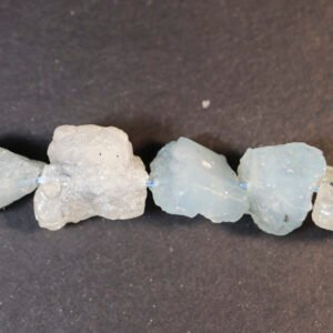 Rå nuggets i Aquamarin